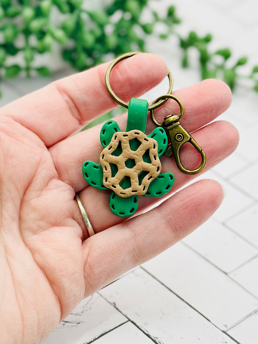 Handmade Turtle Keychain – Polymer Clay Animal Keychain, Cute Key Ring, Lightweight Bag Charm, Gift for Animal Lovers
