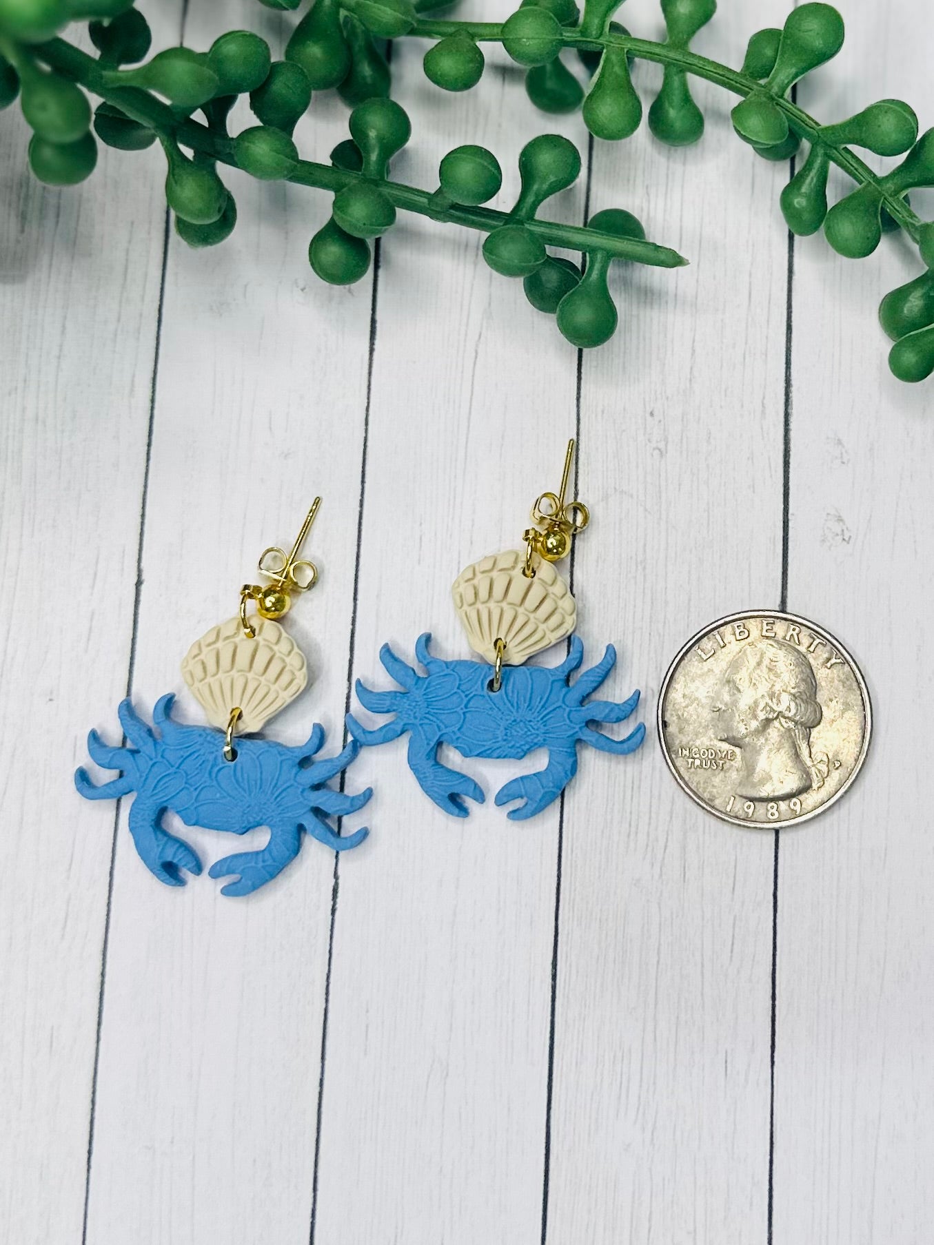 Costal Blue Crab & Shell Earrings – Handmade Coastal Polymer Clay Earrings, Beach Dangle Earrings, Lightweight Summer Jewelry