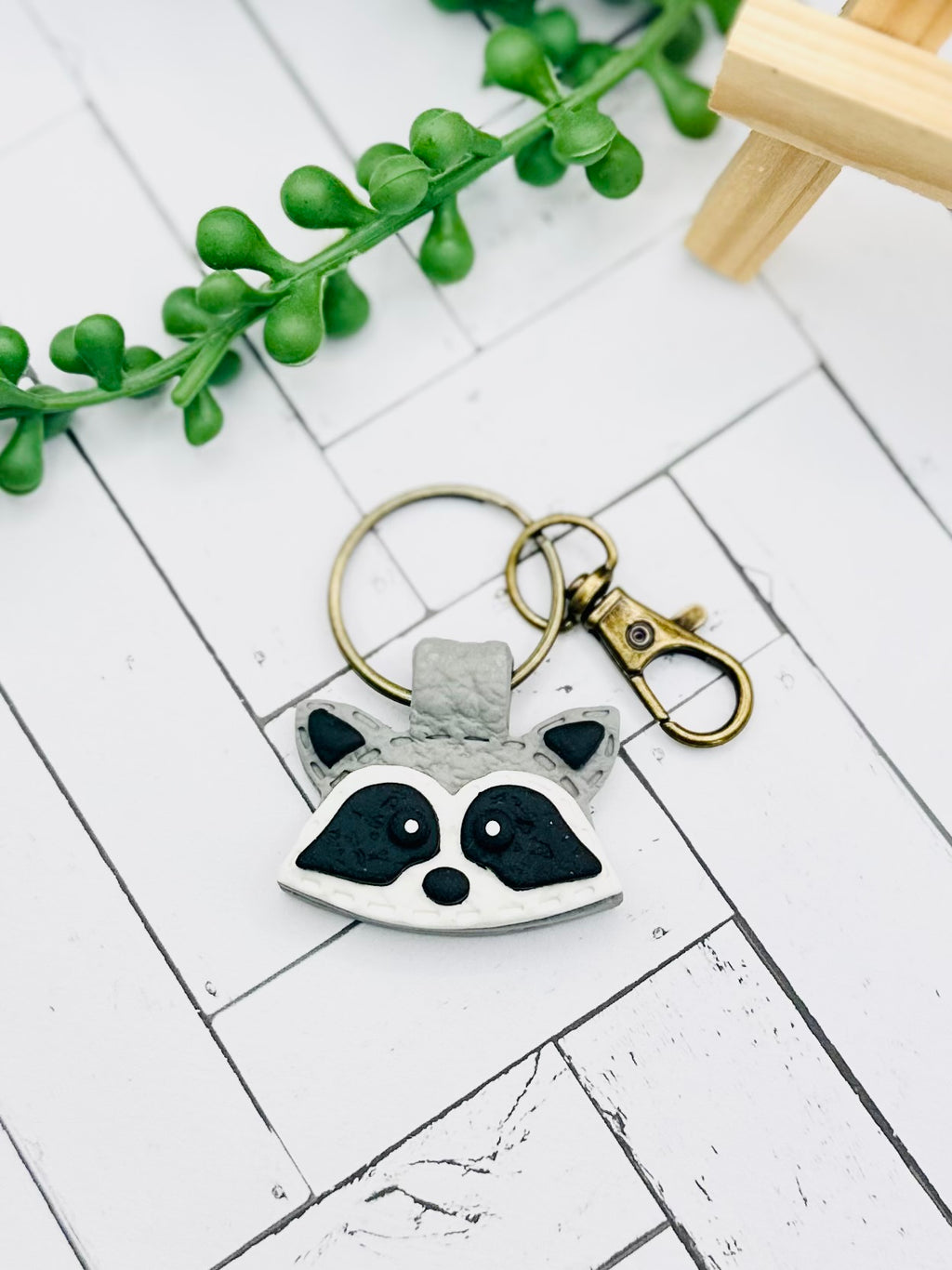 Handmade Raccoon Keychain – Polymer Clay Animal Keychain, Cute Woodland Key Ring, Lightweight Bag Charm, Gift for Animal Lovers