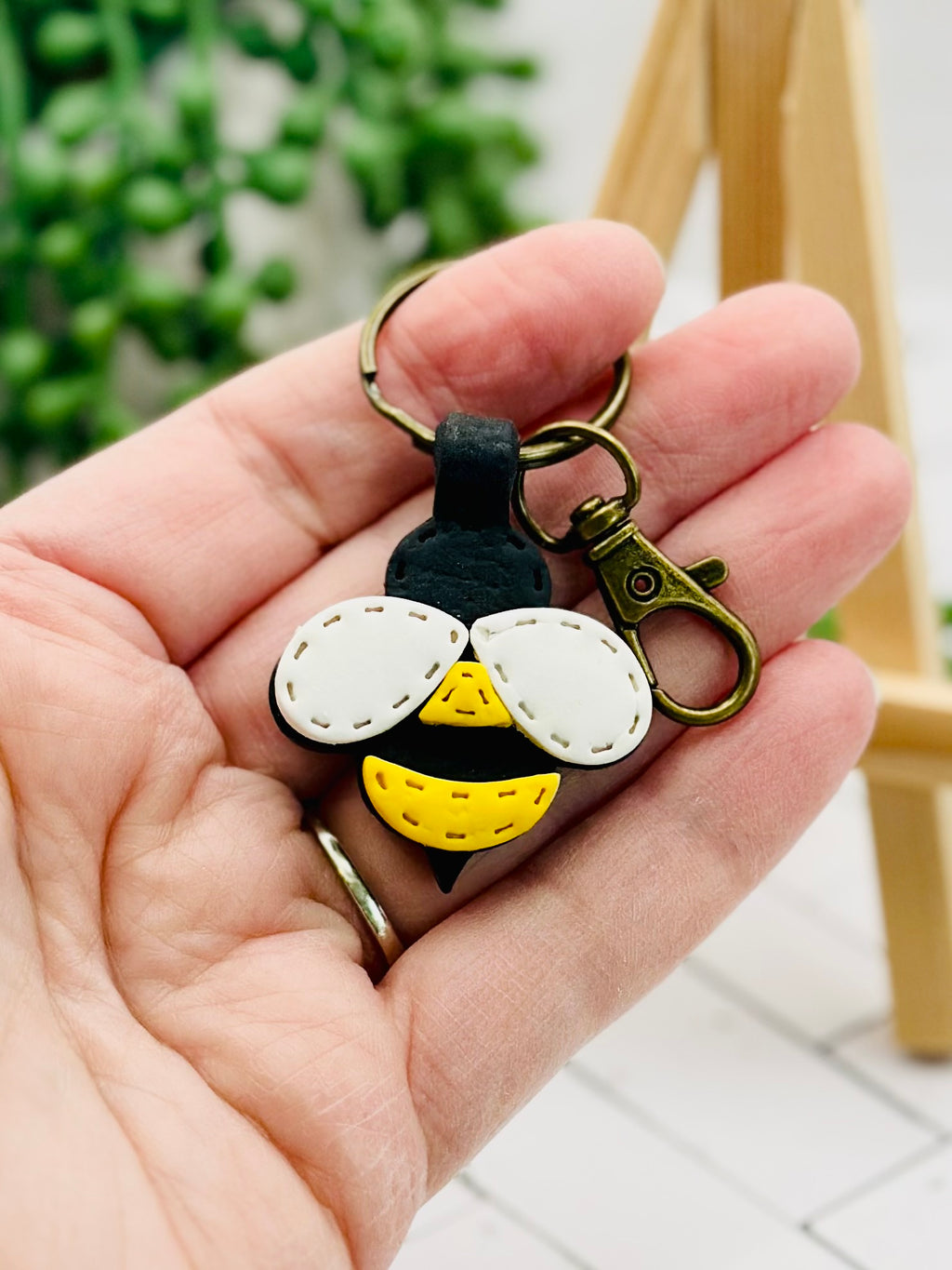Handmade Bee Keychain – Polymer Clay Animal Keychain, Cute Bee Key Ring, Lightweight Bag Charm, Gift for Animal Lovers