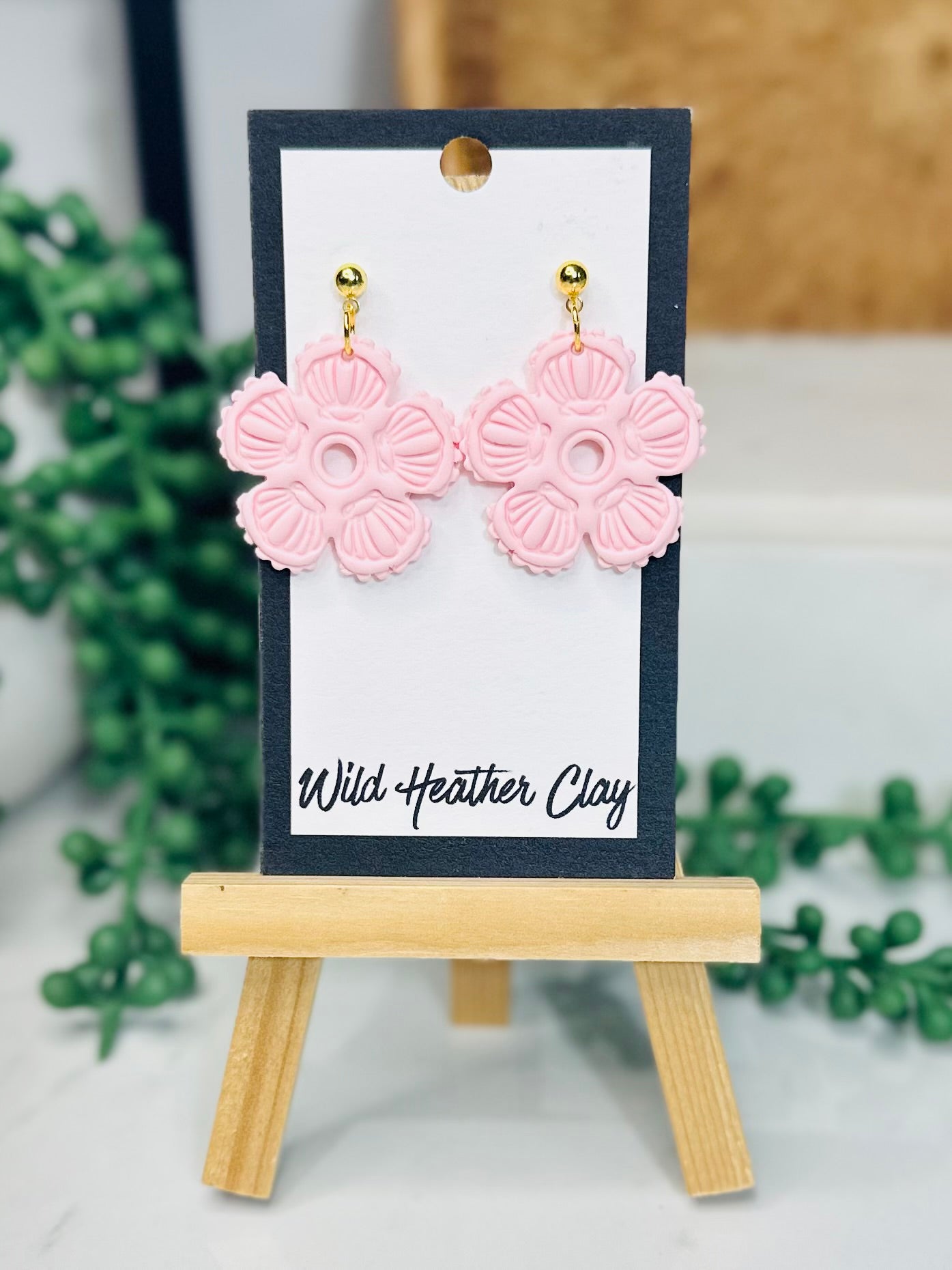 Light Pink Floral Shell Earrings – Handmade Polymer Clay Flower Earrings, Lightweight Statement Earrings, Feminine Spring Jewelry