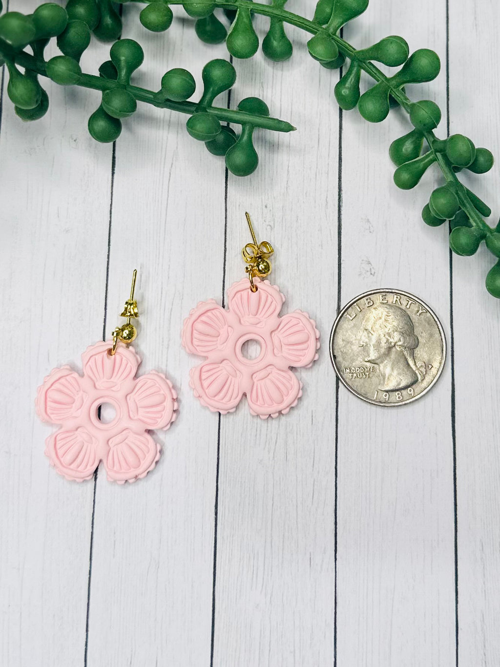 Light Pink Floral Shell Earrings – Handmade Polymer Clay Flower Earrings, Lightweight Statement Earrings, Feminine Spring Jewelry